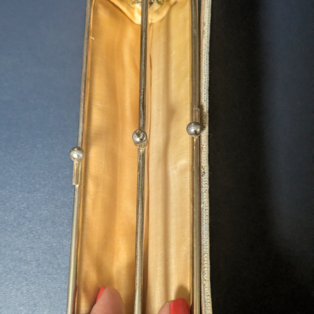 Elegant Tapestry Clutch Wallet - Picture 5 of 5